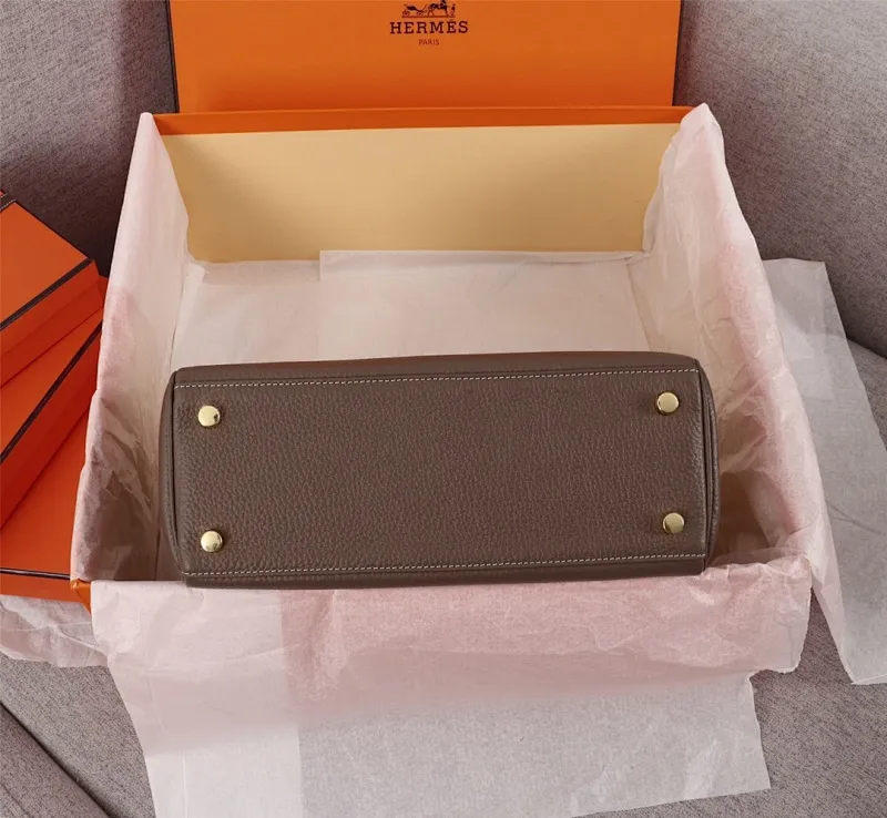 All Categories Official Website "Brand Women's Bags" Women's Bags 💙 Hermes 2022 Official New Hermes Kelly Original Princess Bag Original Calfskin Outside Sheepskin Goat Pattern Wholesale Small Size 58002700 Medium Size 58002900 Large Size 58003200 High Quality Size: Small 25CM Medium 28CM