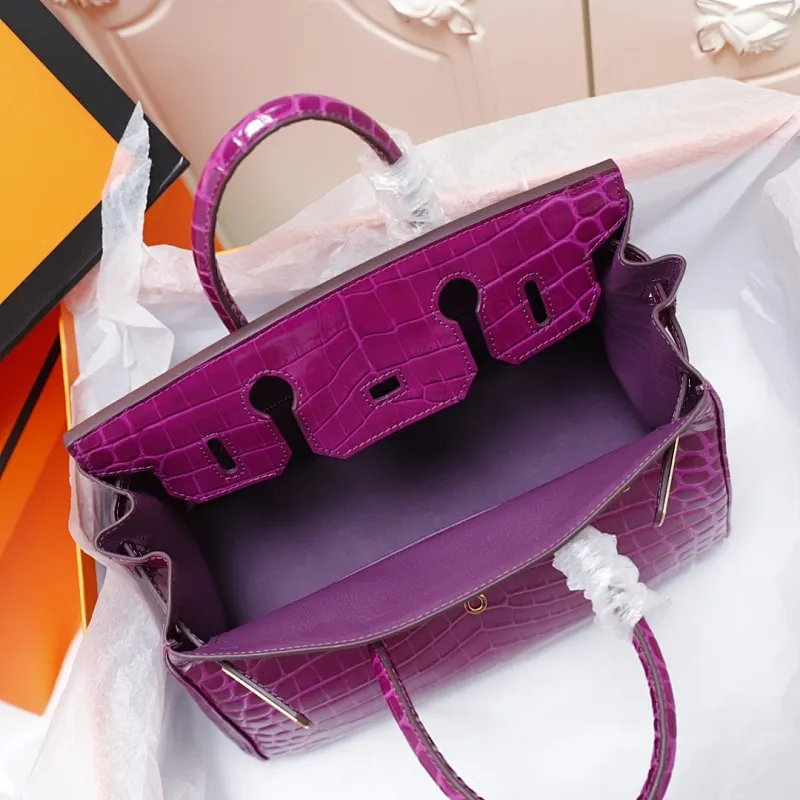 All categories Official website "Brand Women's Bags" Women's Bags 💙 Hermes 2022 official new Hermès handbag Smooth crocodile leather + pure steel hardware wholesale Small size 58003900 Large size 58004500 High quality Size: Small size 30CM Large size 35CM