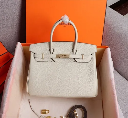 All Categories Official Website "Brand Women's Bags" Women's Bags 💙 Hermes (exclusive factory code, goat pattern inside) Hermès Hermès platinum first layer with lychee pattern, not common in the market, inside zipper puller, copper lock with logo, 25cm 58002800 30cm 58003000 35cm 58003200 五