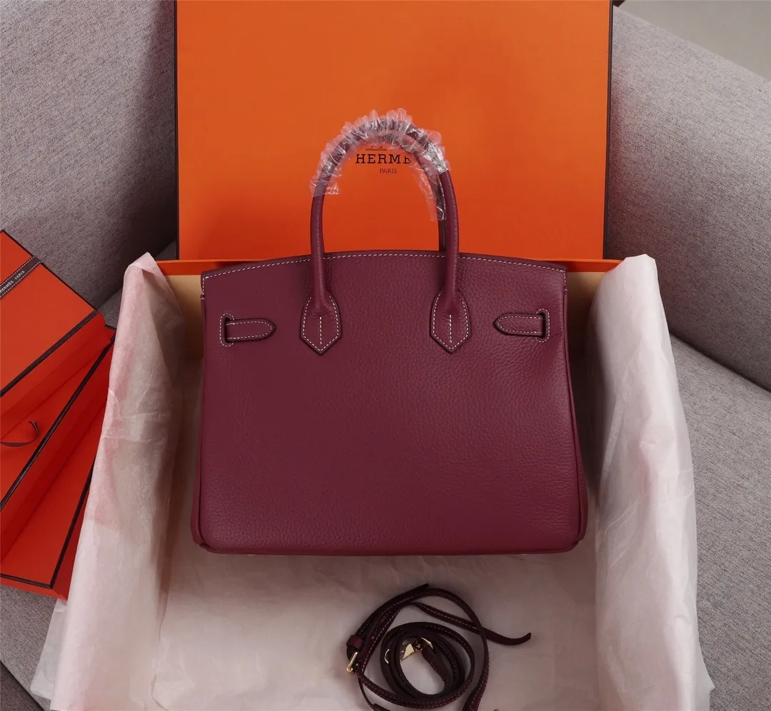 All categories Official website "Brand Women's Bags" Women's Bags 💙 Hermes 2022 Official New Hermès Platinum First Layer Lychee Pattern Handbag Original Calfskin Outside and Sheepskin Goat Pattern Wholesale Small Size 58002800 Medium Size 58003000 Large Size 58003200 High Quality Size: Small 25CM Medium 30C