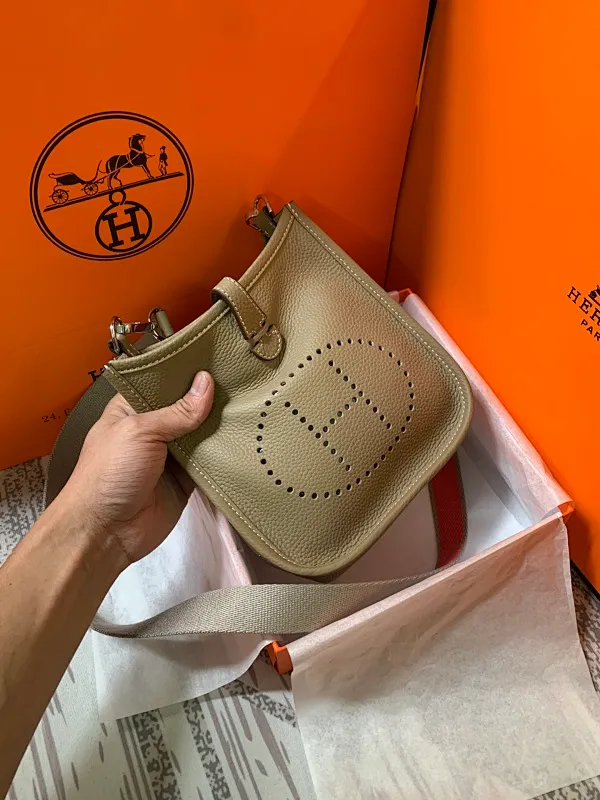 All categories Hermès women's bags (Hermès) Hermès 3017