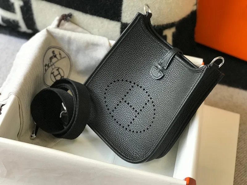 All categories Hermès women's bags (Hermès) Hermès 3017