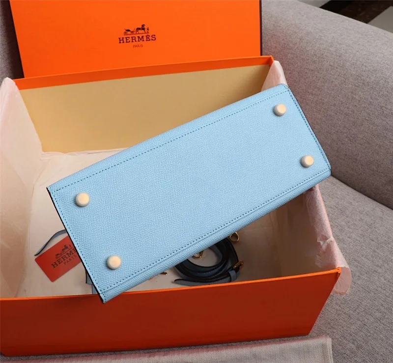 All Categories Official Website "Brand Women's Bags" Women's Bags 💙 Hermes 2022 official new Hermes women's hand-carrying cross-body dual-use bag wholesale cowhide palm print customization Large size 58002500 Medium size 58002300 Small size 58002300 High quality Size: Large size 28-22-10CM Medium size 25-17