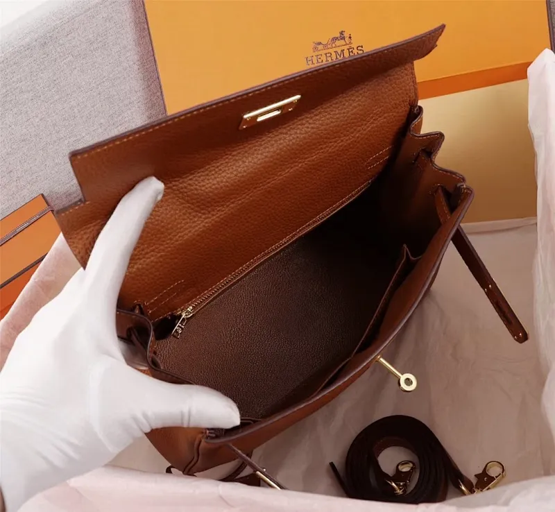 All Categories Official Website "Brand Women's Bags" Women's Bags 💙 Hermes 2022 Official New Hermes Kelly Original Princess Bag Original Calfskin Outside Sheepskin Goat Pattern Wholesale Small Size 58002700 Medium Size 58002900 Large Size 58003200 High Quality Size: Small 25CM Medium 28CM