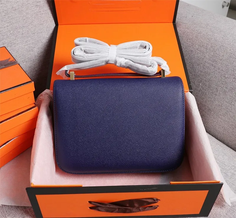 All categories Official website "Brand Women's Bags" Women's Bags 💙 Hermes 2022 Official New Hermès Women's Crossbody Bag Wholesale Genuine Epsom leather Pure steel silver-plated buckle Large size 58002500 Small size 58002300 High quality Size: Large size 22-6-17CM Small size 19-5-14.5CM
