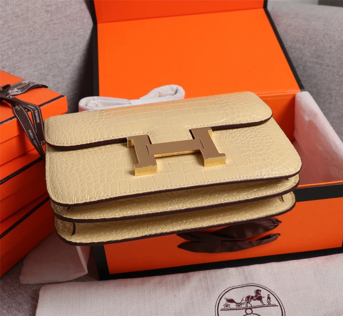 All Categories Official Website "Brand Women's Bags" Women's Bags 💙 Hermes Hermès Made in France - Constance stewardess bag ☣️Crocodile pattern pure steel plated hardware buckle Genuine leather source super good feel Accessories stainless steel laser logo perfect flip arc and three-dimensional sense High-end pure handmade customization 🔮Quality recommendation ‼ ️Size: 23-6-17