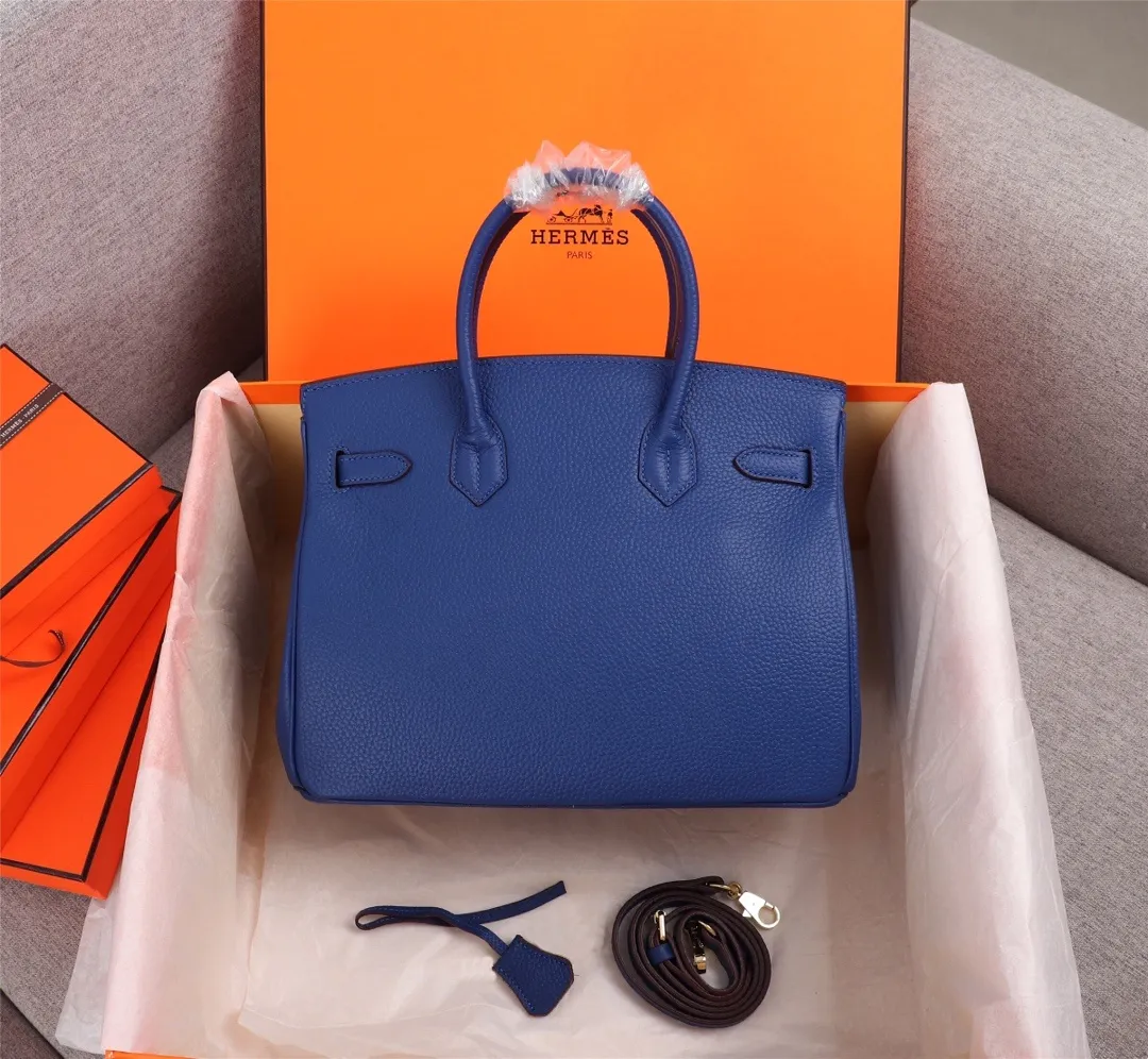 All categories Official website "Brand Women's Bags" Women's Bags 💙 Hermes 2022 Official New Hermès Platinum First Layer Lychee Pattern Handbag Original Calfskin Outside and Sheepskin Goat Pattern Wholesale Small Size 58002800 Medium Size 58003000 Large Size 58003200 High Quality Size: Small 25CM Medium 30C