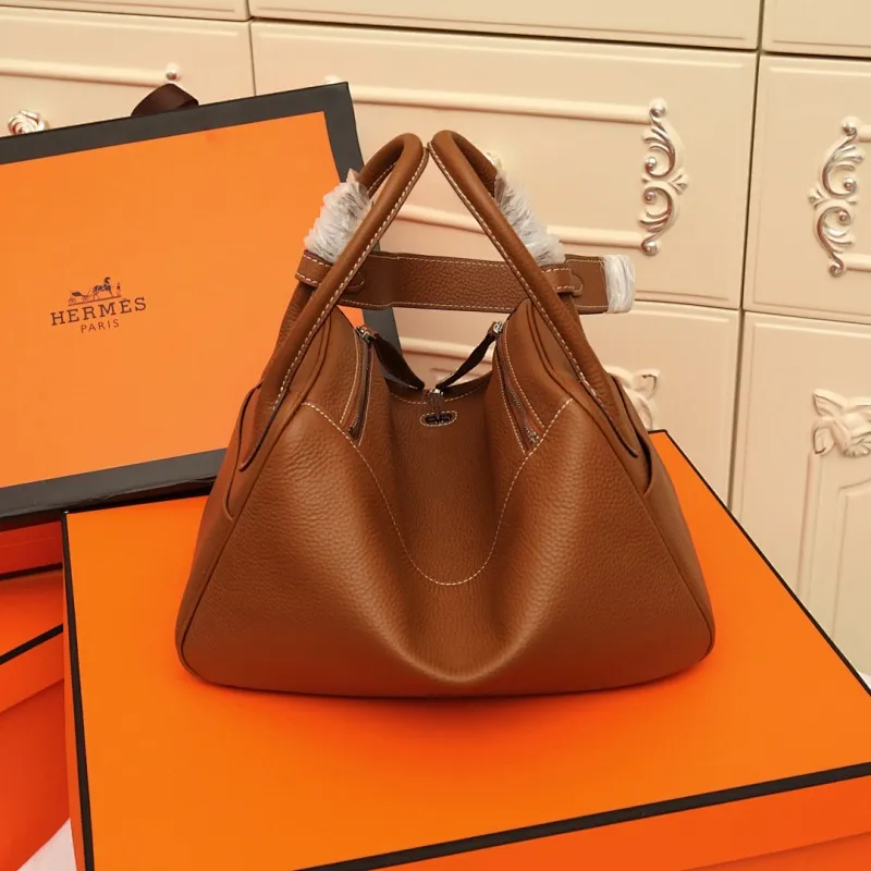 All categories Official website "Brand Women's Bags" Women's Bags 💙 Hermes 2022 official new Hermès lindy bag wholesale small size 58004000 large size 58004200 high quality size: small size 26CM large size 30CM