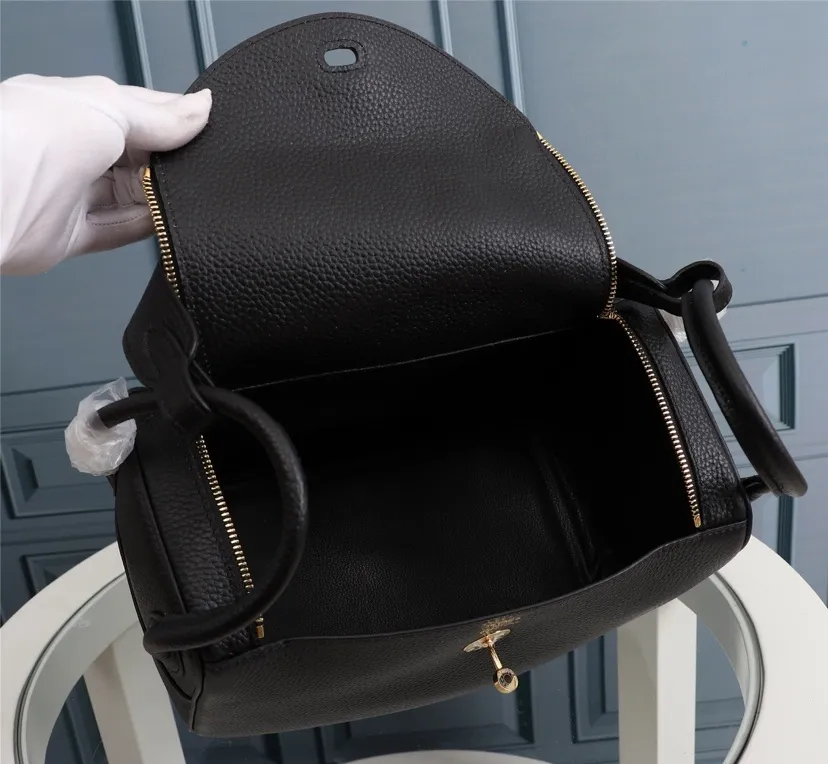 All categories Official website "Brand Women's Bags" Women's Bags 💙 Hermes 2022 official new Hermès lindy bag wholesale small size 58004000 large size 58004200 high quality size: small size 26CM large size 30CM