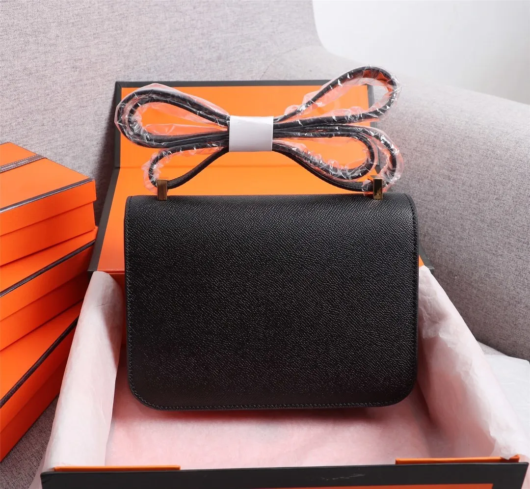 All categories Official website "Brand Women's Bags" Women's Bags 💙 Hermes 2022 Official New Hermès Women's Crossbody Bag Wholesale Genuine Epsom leather Pure steel silver-plated buckle Large size 58002500 Small size 58002300 High quality Size: Large size 22-6-17CM Small size 19-5-14.5CM