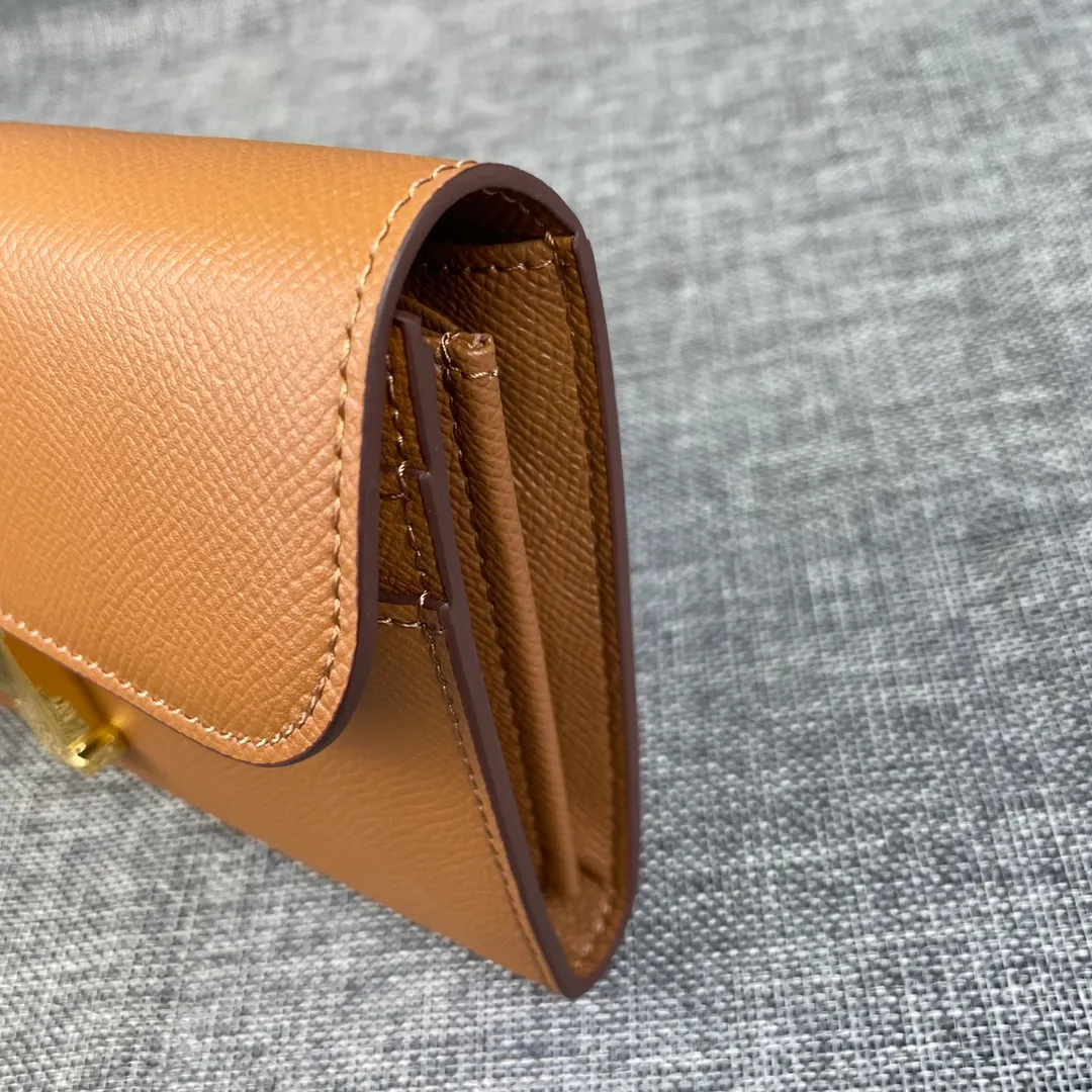 Hermes Constance Original Order p290💰 Model: 539 Palm Pattern Gold Buckle Size: 22*11cm Hermes🇫🇷Overseas🇫🇷Imported cowhide, soft and comfortable to the touch. Counter version, OEM code inside, original replica with gold hardware, exquisite and elegant, oil edge is straight and smooth🎈There are two large note slots, a zipper pocket, and 12 card slots🚚