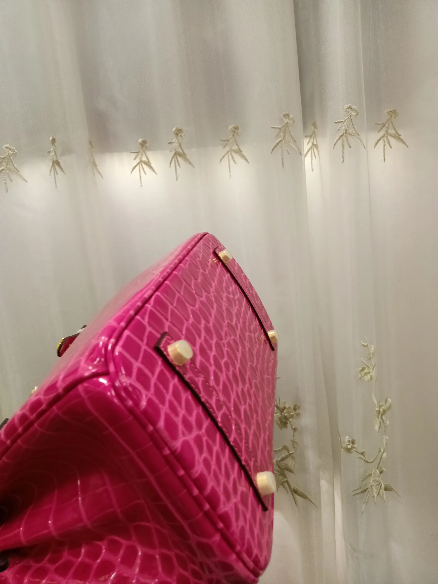 Hot model debuts, price has been adjusted💰800/380/360💥Hermes/Hermes💥Official classic production💋Platinum crocodile pattern💋Original quality coming👉Using imported crocodile pattern cowhide , with pure 24k original hardware💎Size: large 35*25*18cm/medium 30*22*16cm/small 25* 20*14cm👛Excellent workmanship👏👏Legendary slow work and careful work💓Real pictures taken💓Classic beauty worth owning💃🏻💃🏻💃🏻