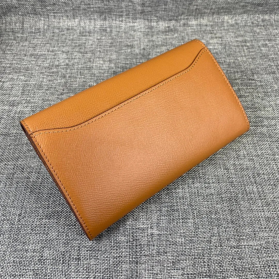 Hermes Constance original order p290💰 Model: 539 palm print silver buckle size: 22*11cm Hermes🇫🇷overseas🇫🇷 imported cowhide, soft and comfortable to the touch. Counter version, OEM code inside, original replica with gold hardware, exquisite and elegant, oil edge is straight and smooth🎈There are two large note slots, a zipper pocket, and 12 card slots🚚