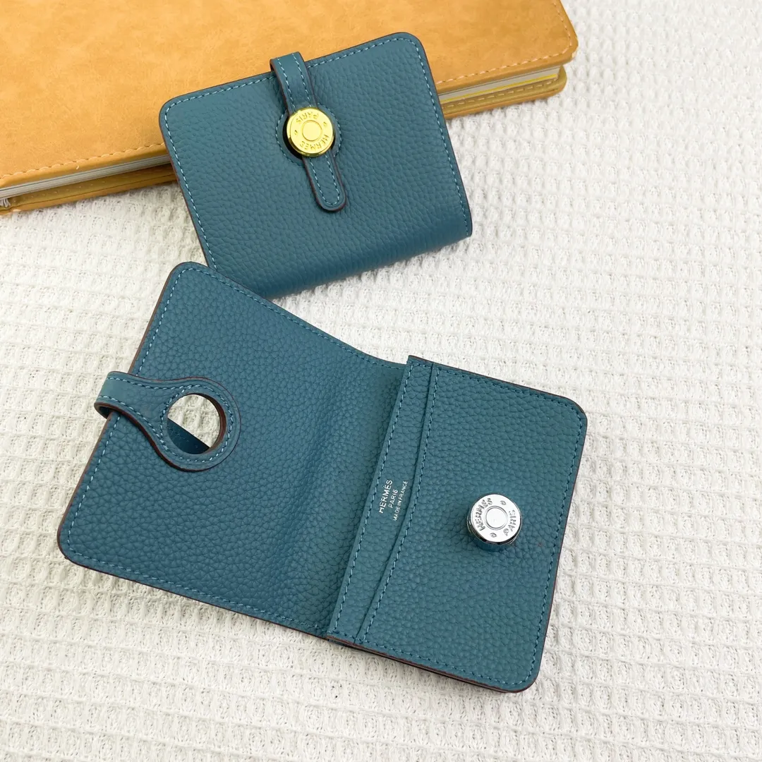 Hermes original Togo p180💰 Model: 0510 size: 11*10cm 🇫🇷Overseas🇫🇷Imported Togo cowhide, soft and comfortable to the touch. Counter version, original replica with hardware, exquisite and elegant, oil edges are straight and smooth🎈Exquisite convenient card holder