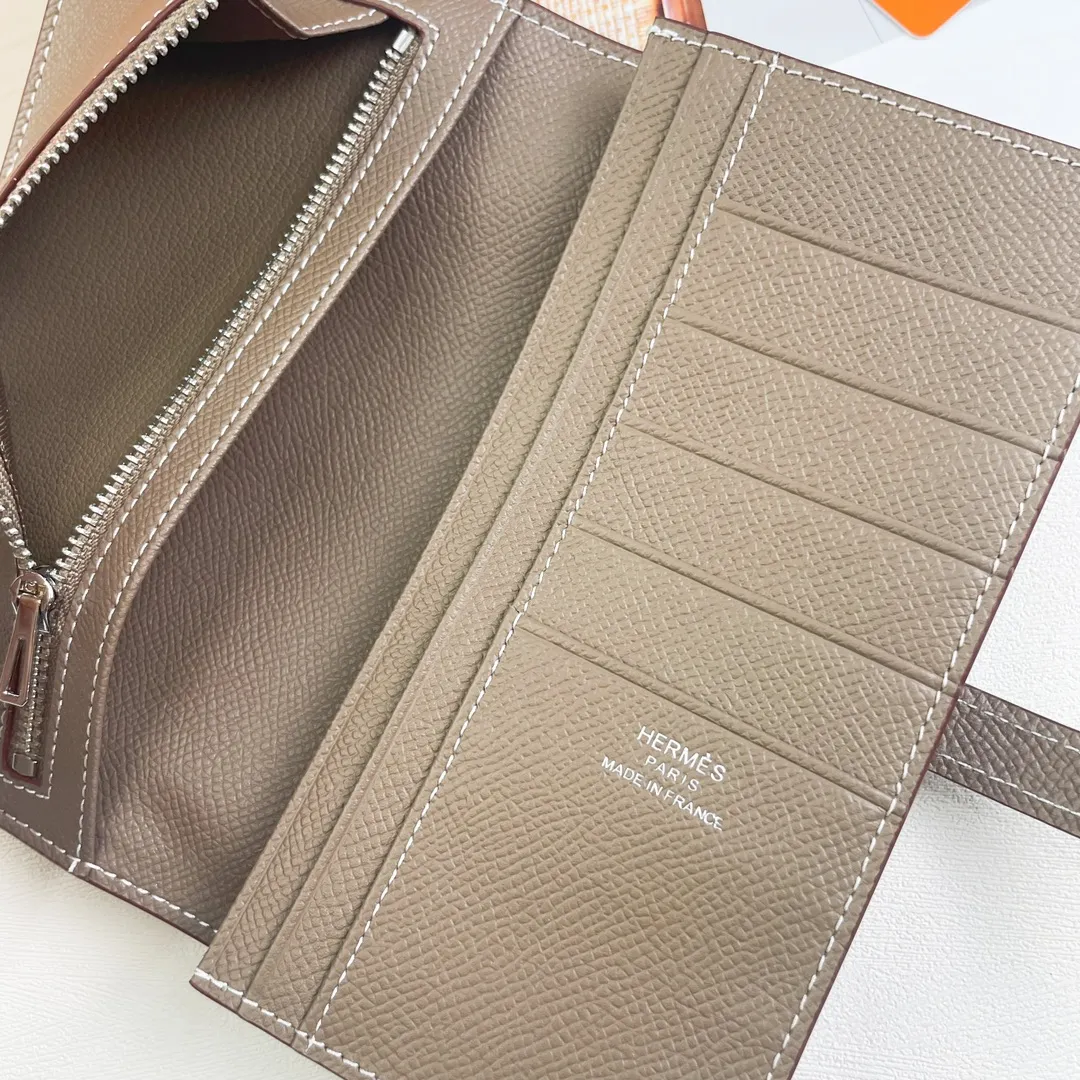 HERMES new model 💰280 New H Passant Toutenmainte Epsom calfskin long wallet Model: 953 - Sheath "H passant" opening and closing - Zippered coin purse - Pocket with original OEM code inside - Metal texture: palladium plated Dimensions: Length 17.5 × Width 9 cm