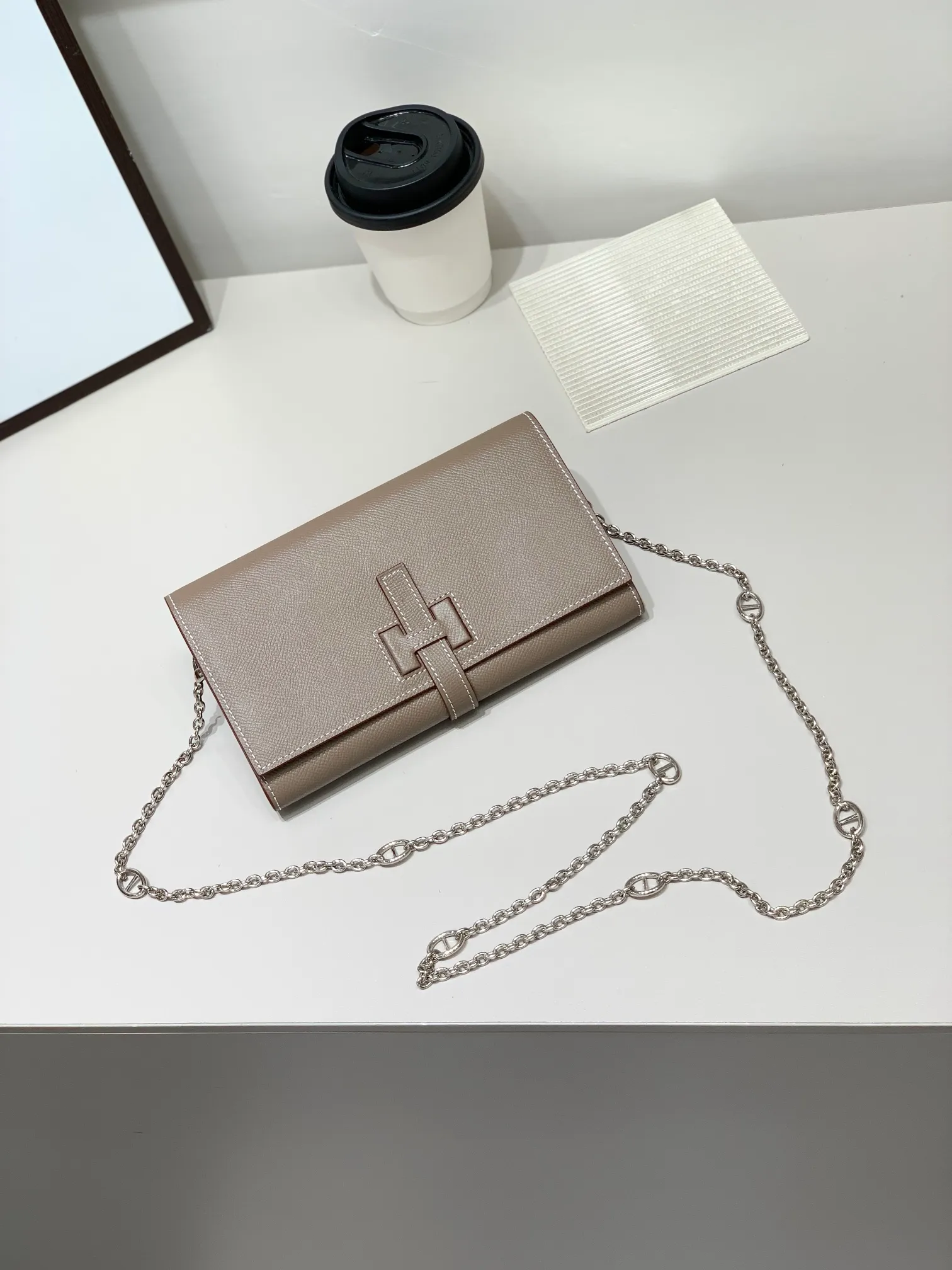 HERMES official website new model 💰330 New H Passant Toutenmainte Epsom calfskin long wallet Model: 951-1 chain style ⛓️‍💥 - Sheath "H passant" opening and closing - Zipper coin purse - Pocket with original OEM code inside - Can store passport or large-size mobile phone Metal texture: palladium plated Dimensions: length 20.8 × width 12.4 × thickness 2.7 cm