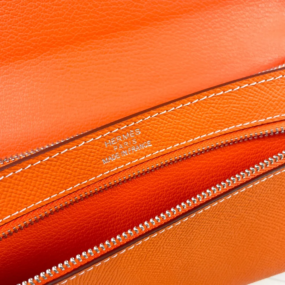 HERMES official website new model 💰300 New H Passant Toutenmainte Epsom calfskin long wallet Model: 951 palm print - Sheath "H passant" opening and closing - Zipper coin purse - Pocket with original OEM code inside - Can store passport or large-size mobile phone Metal texture: palladium plated Dimensions: length 20.8 × width 12.4 × thickness 2.7 cm