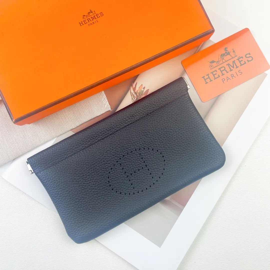 Hermès new model【Hermes】💰180 💋New first-layer cowhide wallet 💋Soft touch, magnetic buckle opening and closing 💋Material: imported togo cowhide 💋Size: 19*11 CM 💋Model: 6911