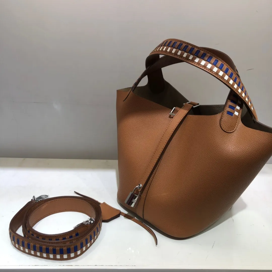 Running price💰760👉Hermes Epsom palm print vegetable basket color block braided wrist 🌺top calfskin original leather😈 size 20/20/16