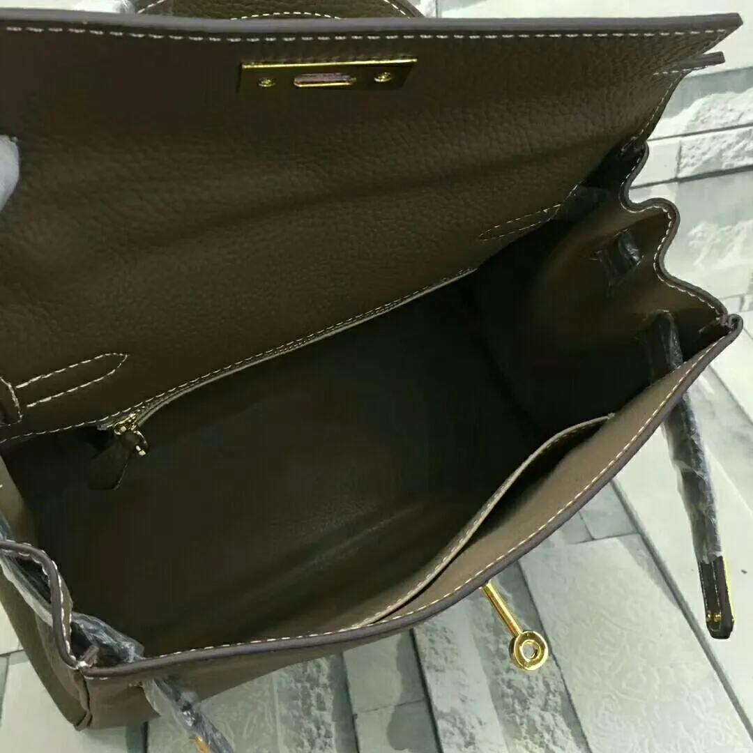High quality 🅿️P600/P640/P680😀Classic models are sold every day🉐Hermès Kelly pebbled soft cowhide🐂Upgraded quality❤️Soft feel, fine workmanship, good-looking style, versatile all year round! Quality Guaranteed Taste ❗️ 3 sizes small 25cm; medium 28cm; large 32cm