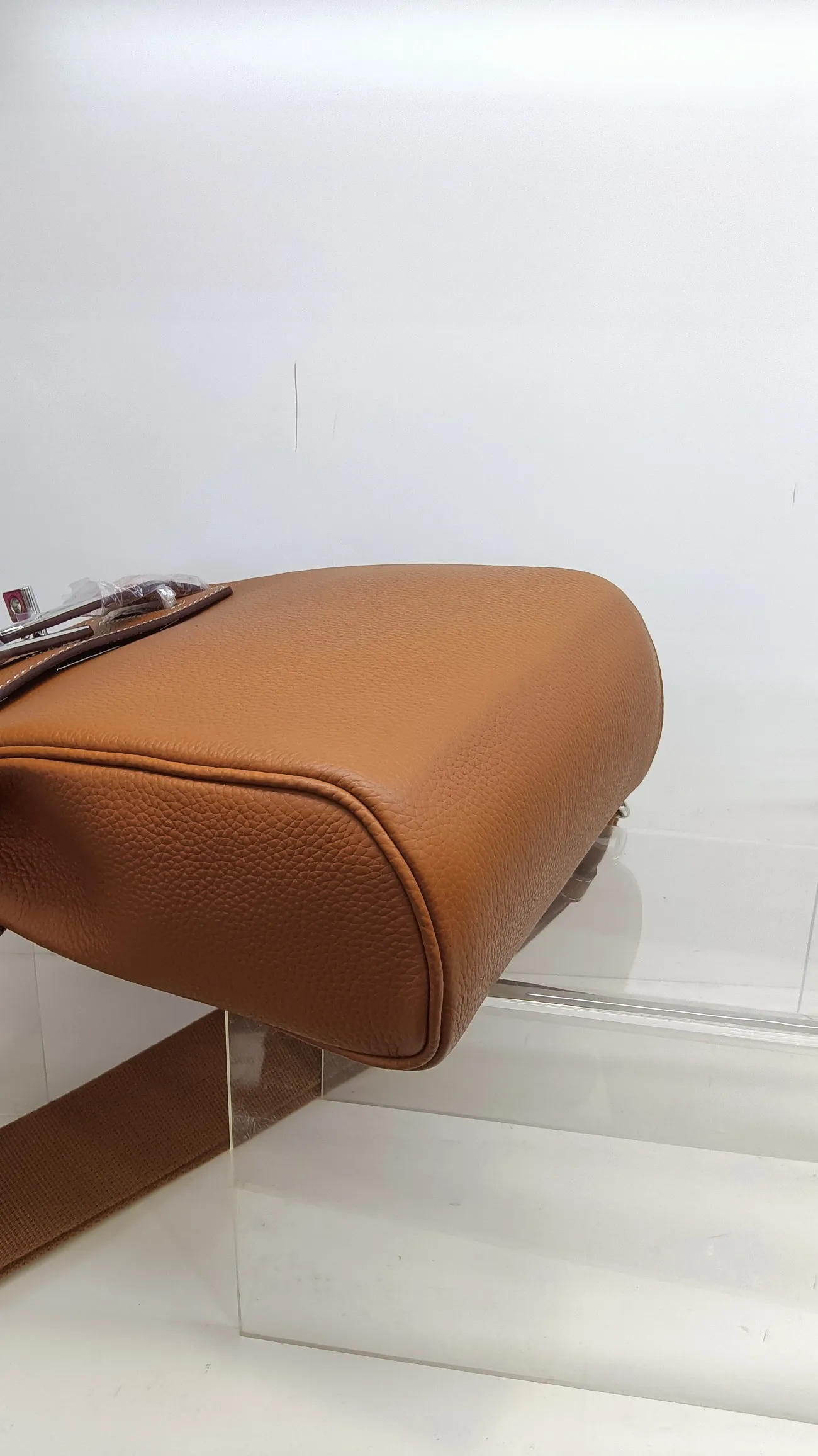 1080💰, earthy yellow, original tog0 cowhide chest bag with silver buckle hardware shipped, size: 17.5×8×26cm