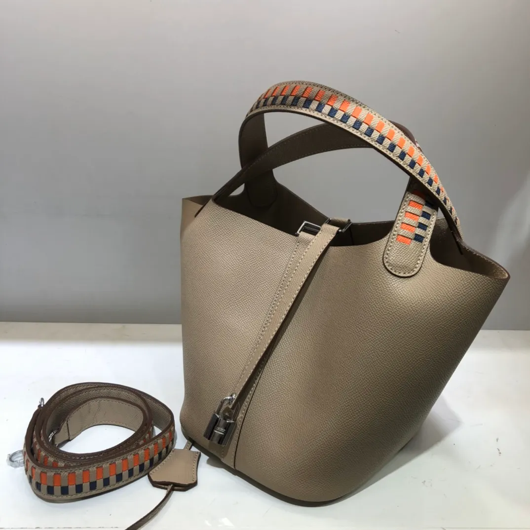 Running price💰760👉Hermes Epsom palm print vegetable basket color block braided wrist 🌺top calfskin original leather😈 size 20/20/16
