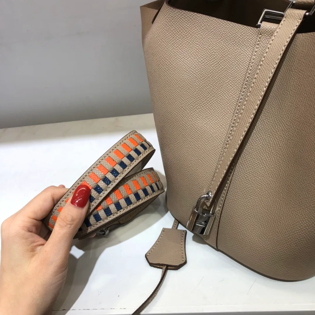 Running price💰760👉Hermes Epsom palm print vegetable basket color block braided wrist 🌺top calfskin original leather😈 size 20/20/16