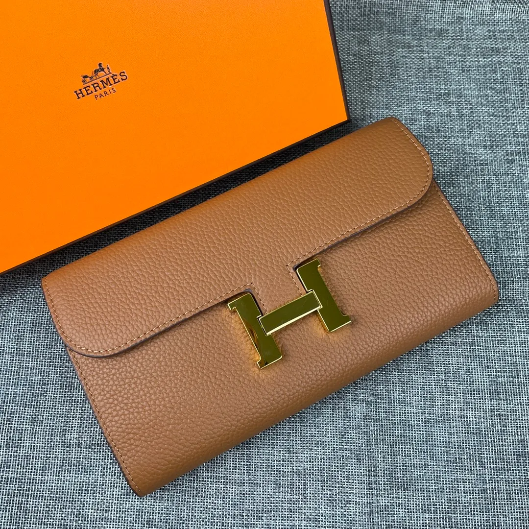 Hermes Constance p270💰 Hermes model: 539 gold buckle togo leather size: 22*11cm 🇫🇷Overseas🇫🇷Imported Togo cowhide, soft and comfortable to the touch. The original replica is matched with gold hardware and has the original OEM code inside. It is exquisite and elegant, and the oil edges are straight and smooth🎈There are two large note slots, a zipper pocket, and 12 card slots inside🚚