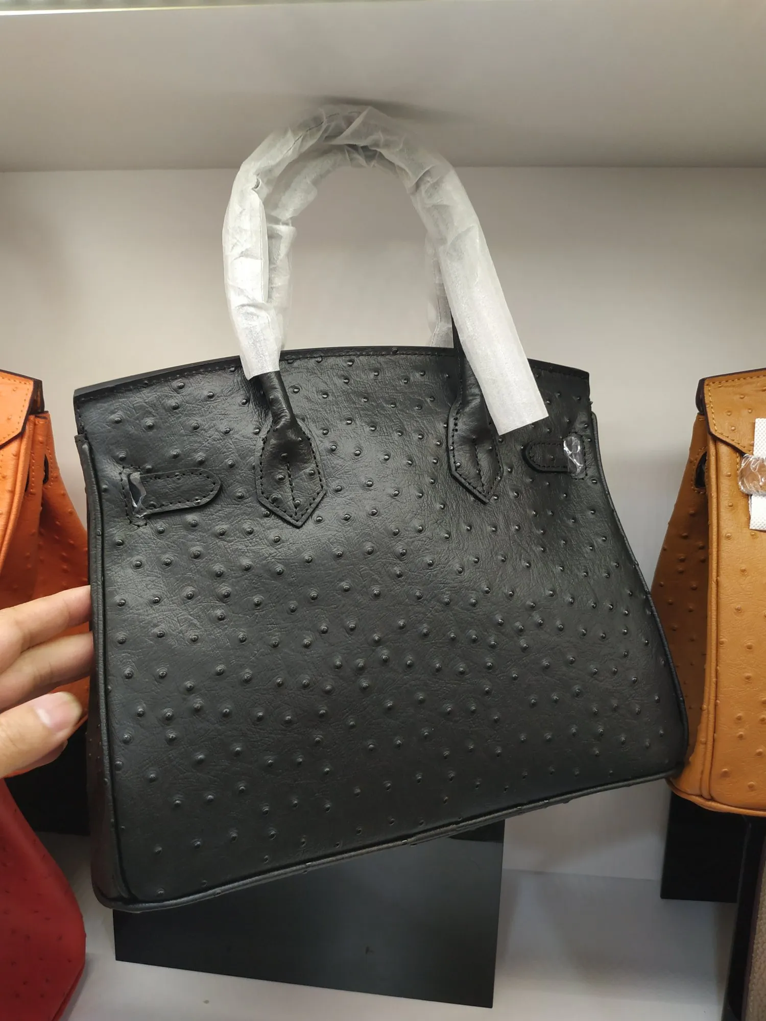 Factory release price: 720💰👏👏A hot product is here. 💃💃Hermes/Hermes👑Official classic production👑Platinum ostrich pattern👑Original quality imported ostrich pattern original first-layer cowhide, [] with pure 24k original hardware Size: 30*22*16cm [Sun] The workmanship is amazing; the legendary slow workmanship is meticulous and the real picture is taken 👉👉Note: Own factory, real picture