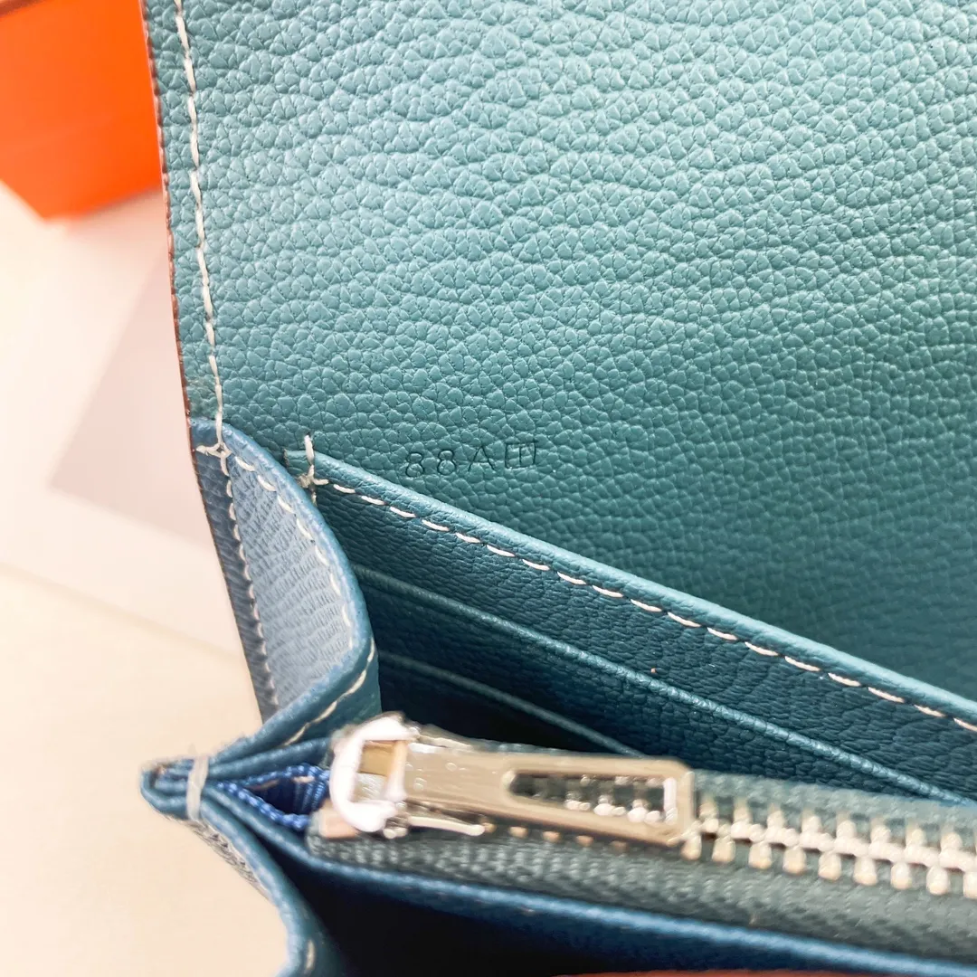 HERMES official website new model 💰300 New H Passant Toutenmainte Epsom calfskin long wallet Model: 951 palm print - Sheath "H passant" opening and closing - Zipper coin purse - Pocket with original OEM code inside - Can store passport or large-size mobile phone Metal texture: palladium plated Dimensions: length 20.8 × width 12.4 × thickness 2.7 cm