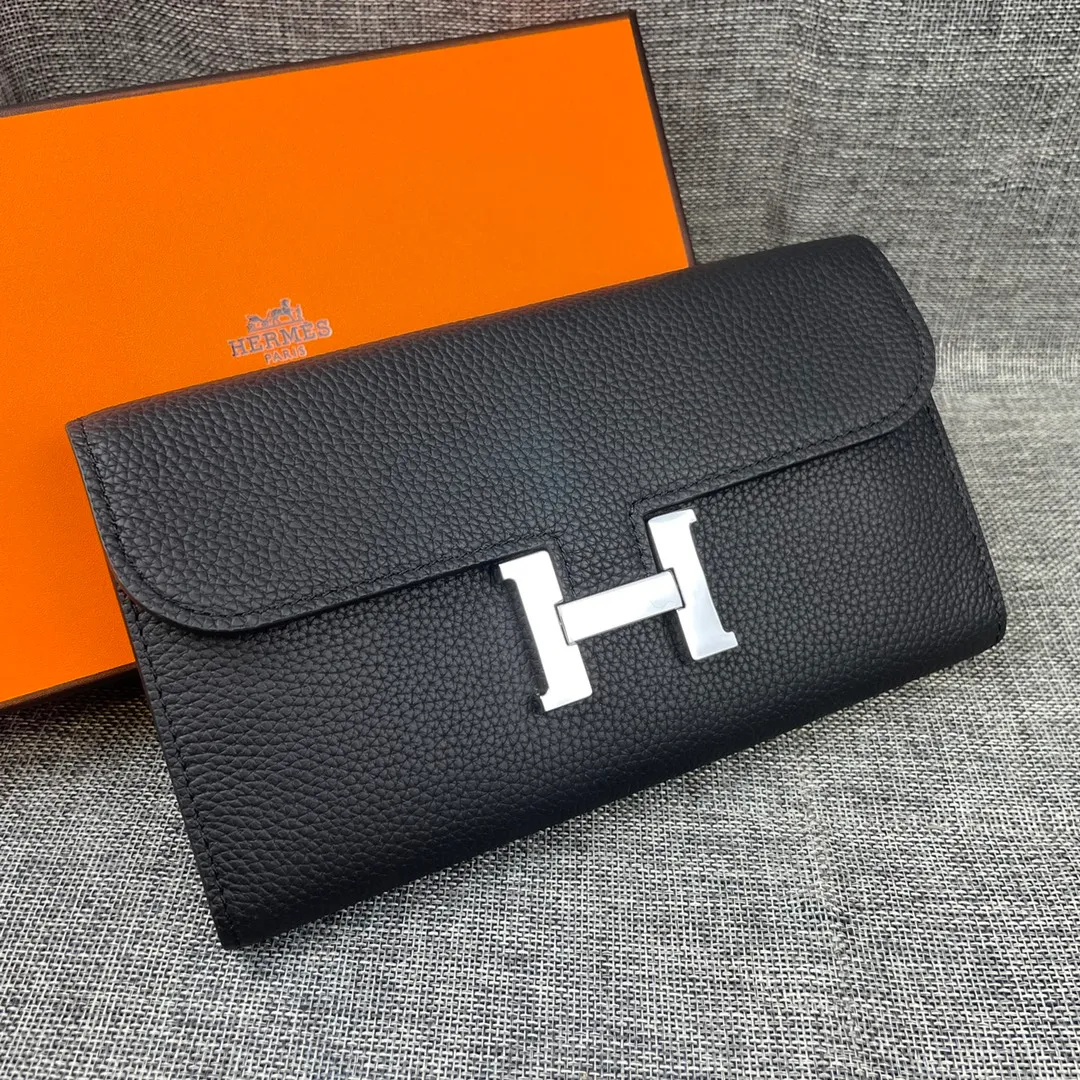 Hermes Constance p270💰 Hermes model: 539 silver buckle togo leather size: 22*11cm 🇫🇷Overseas🇫🇷Imported Togo cowhide, soft and comfortable to the touch. The original replica is matched with gold hardware and has the original OEM code inside. It is exquisite and elegant, and the oil edges are straight and smooth🎈There are two large note slots, a zipper pocket, and 12 card slots inside🚚