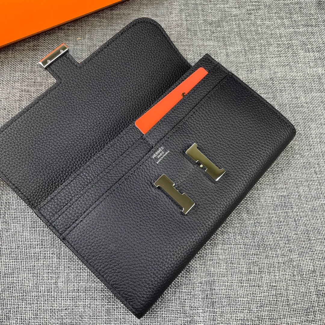 Hermes Constance p270💰 Hermes model: 539 silver buckle togo leather size: 22*11cm 🇫🇷Overseas🇫🇷Imported Togo cowhide, soft and comfortable to the touch. The original replica is matched with gold hardware and has the original OEM code inside. It is exquisite and elegant, and the oil edges are straight and smooth🎈There are two large note slots, a zipper pocket, and 12 card slots inside🚚