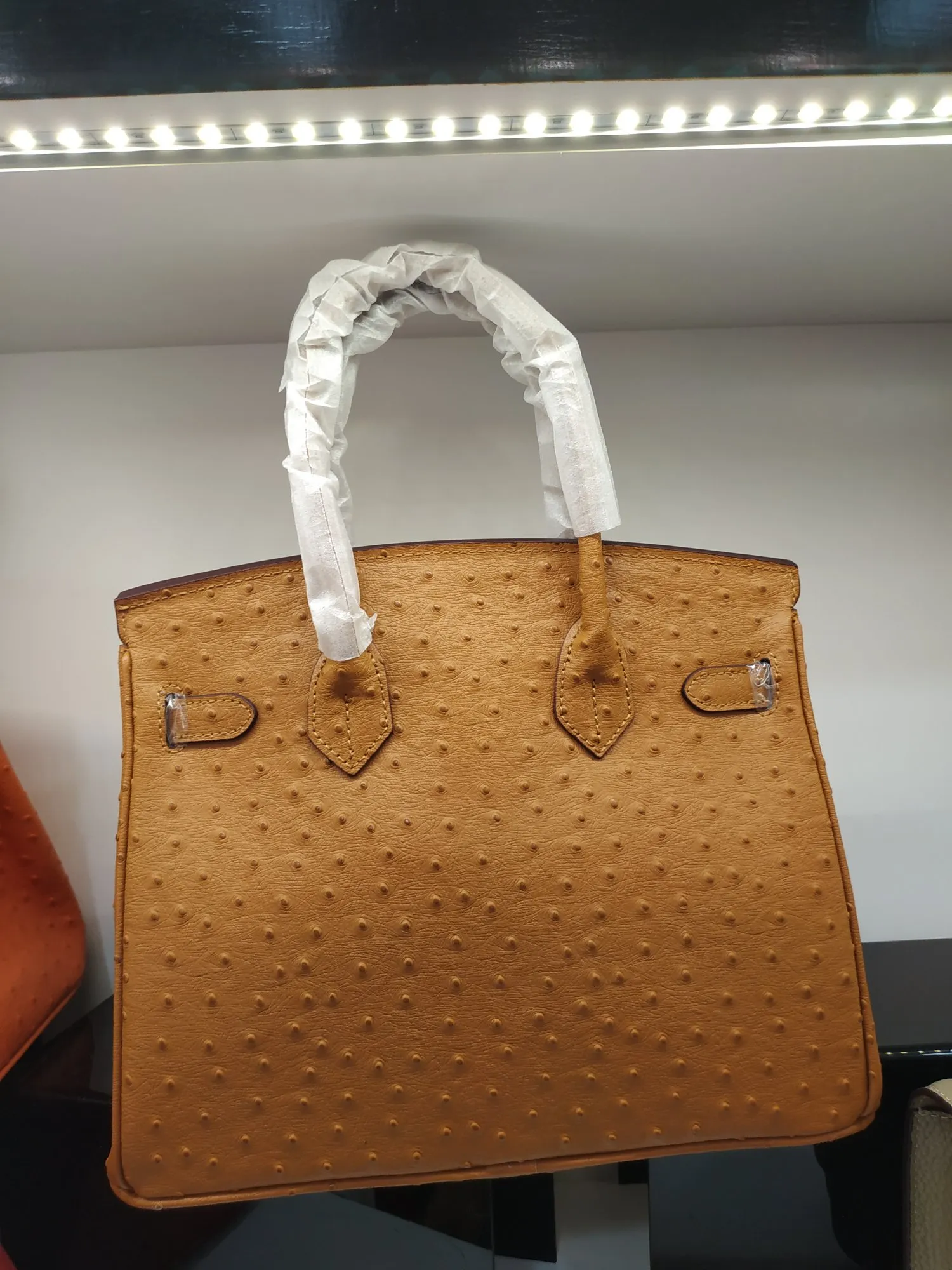Factory release price: 720💰👏👏A hot product is here. 💃💃Hermes/Hermes👑Official classic production👑Platinum ostrich pattern👑Original quality imported ostrich pattern original first-layer cowhide, [] with pure 24k original hardware Size: 30*22*16cm [Sun] The workmanship is amazing; the legendary slow workmanship is meticulous and the real picture is taken 👉👉Note: Own factory, real picture