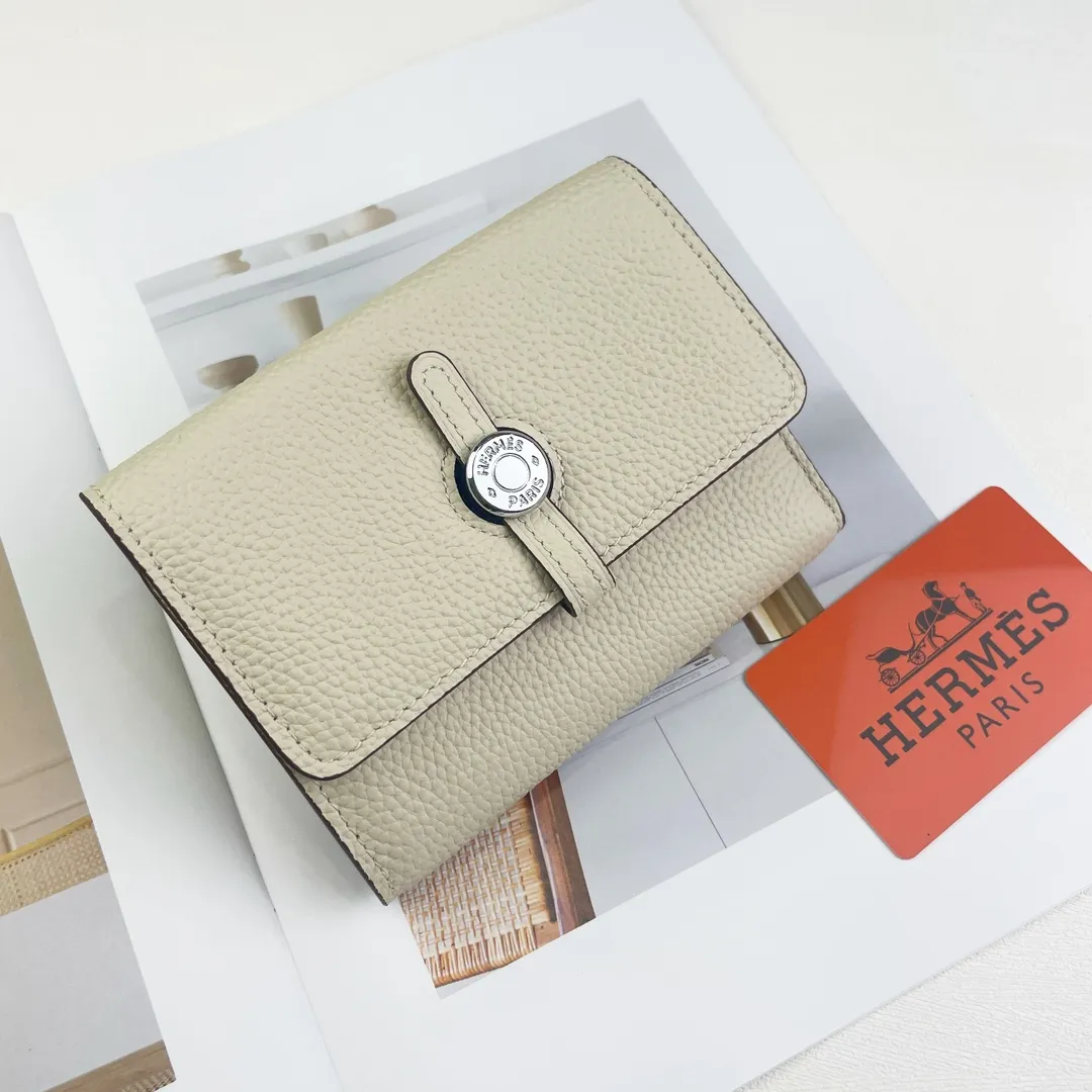 [Hermes new wallet]💰250 Model: H230 silver buckle Dimensions: length 13.5x width 10.5x thickness 2 cm Made of togo calfskin, equipped with 10 card slots, 1 banknote pocket, palladium-plated lock buckle, exquisite and perfect workmanship, original OEM code inside