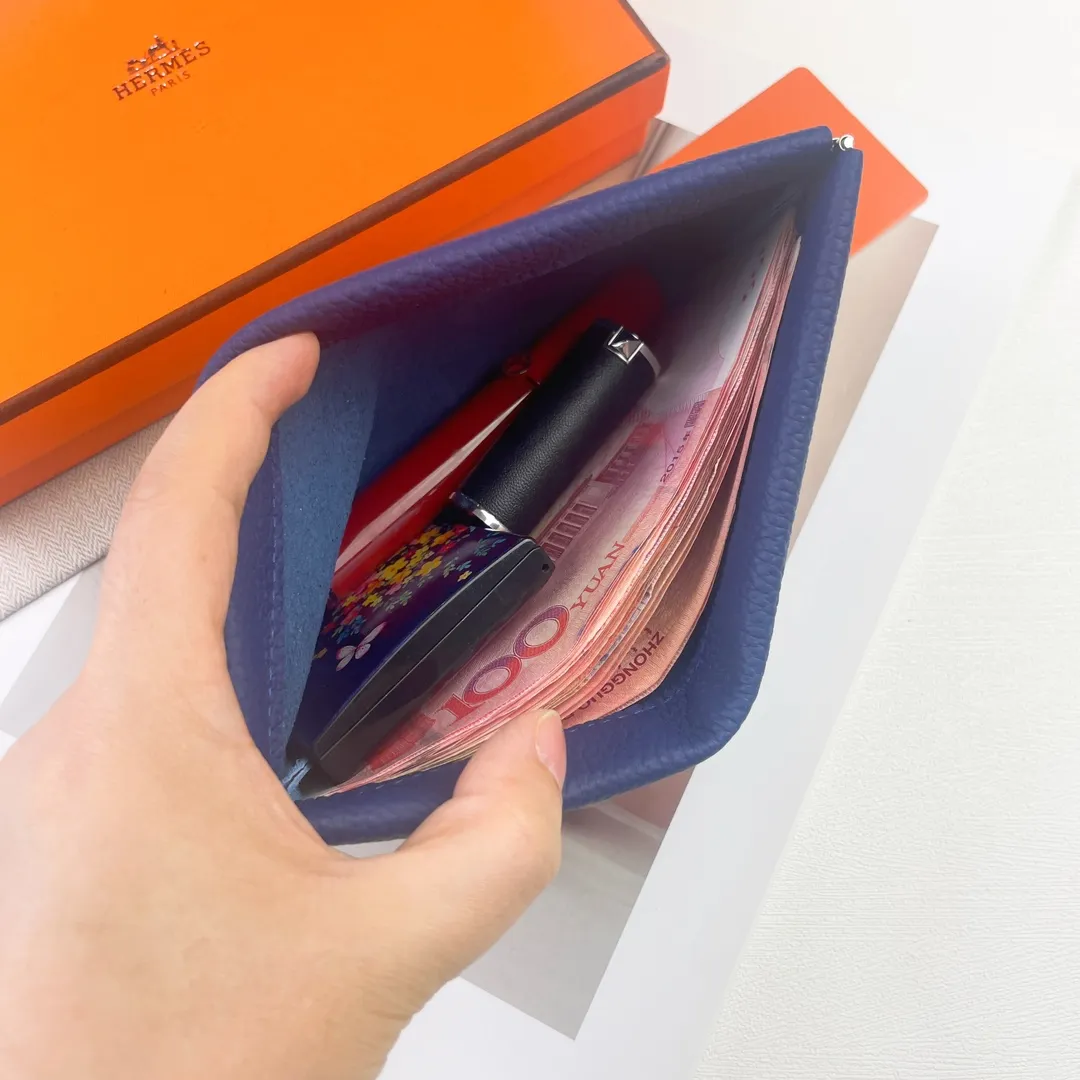 Hermès new model【Hermes】💰180 💋New first-layer cowhide wallet 💋Soft touch, magnetic buckle opening and closing 💋Material: imported togo cowhide 💋Size: 19*11 CM 💋Model: 6911