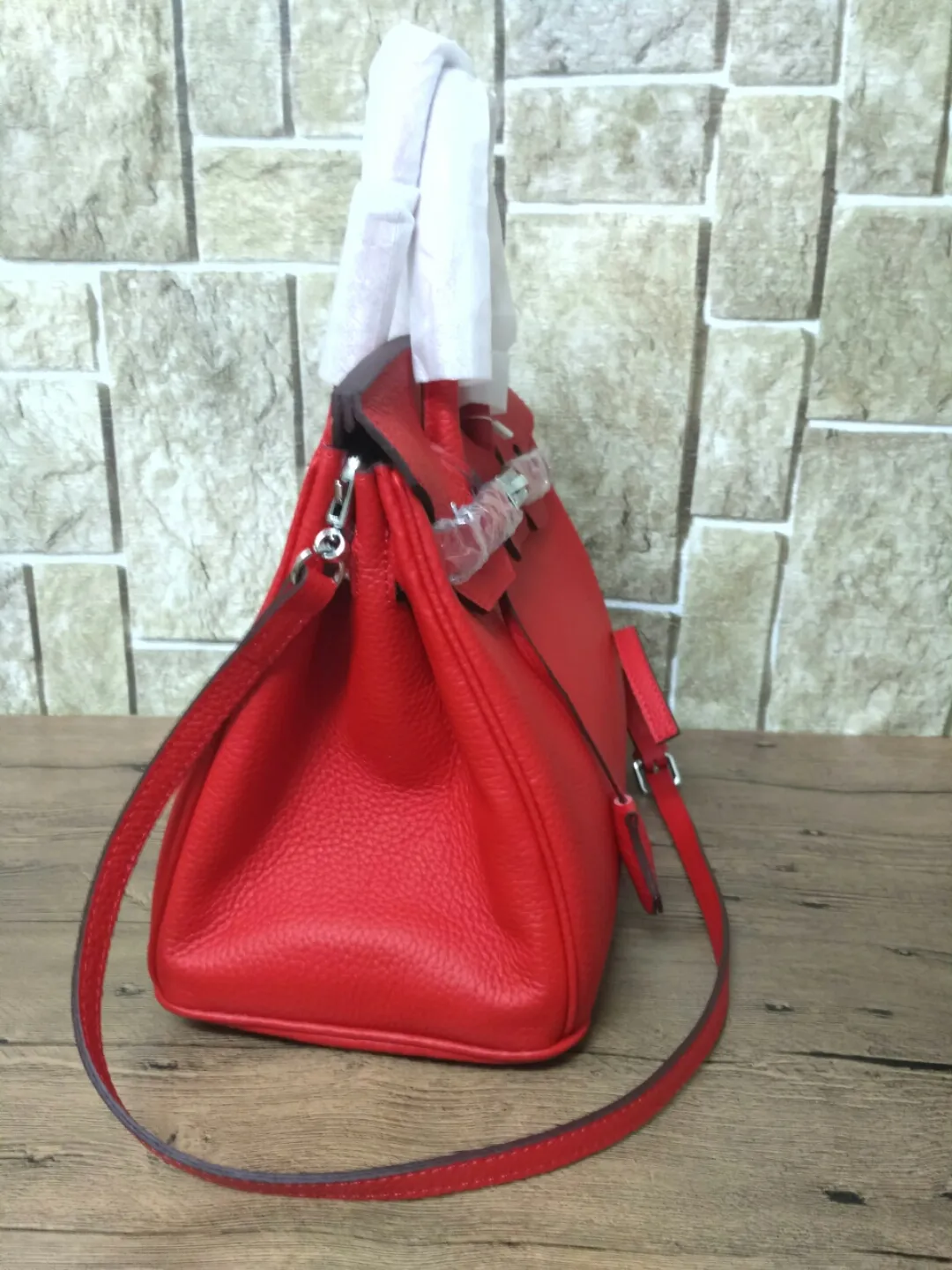 700💰, silver buckle, 💥Hermes/Hermes💥Official classic production💋Birkin bag💋Original quality coming👉Made of imported pebbled cowhide leather👑With pure 24k hardware💎Excellent workmanship👏👏Legendary slow work and meticulous work💓Real pictures💓There is no best, only better! Size 30-22-16cm
