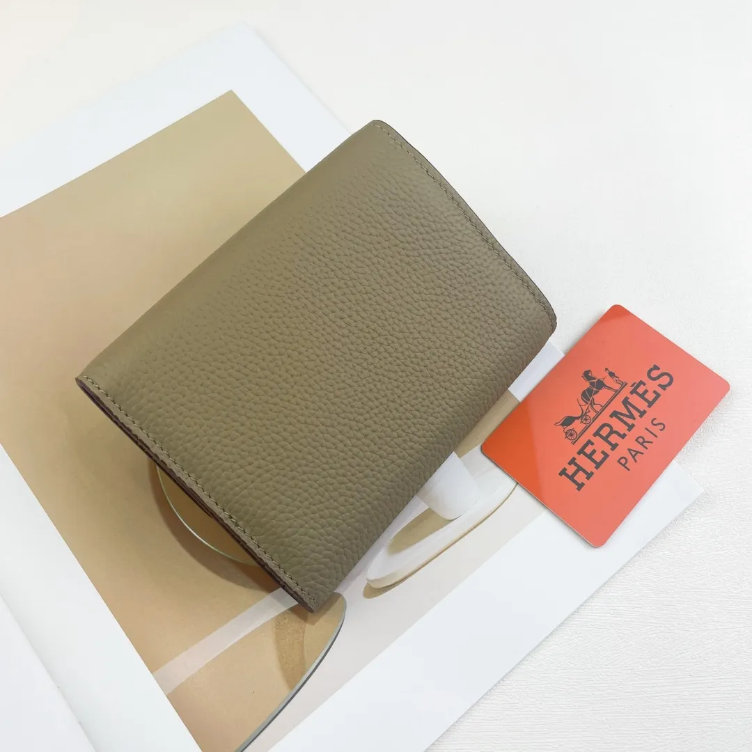 [Hermes new wallet]💰250 Model: H230 gold buckle Dimensions: length 13.5x width 10.5x thickness 2 cm Made of togo calfskin, equipped with 10 card slots, 1 banknote pocket, palladium-plated lock buckle, exquisite and perfect workmanship, original OEM code inside