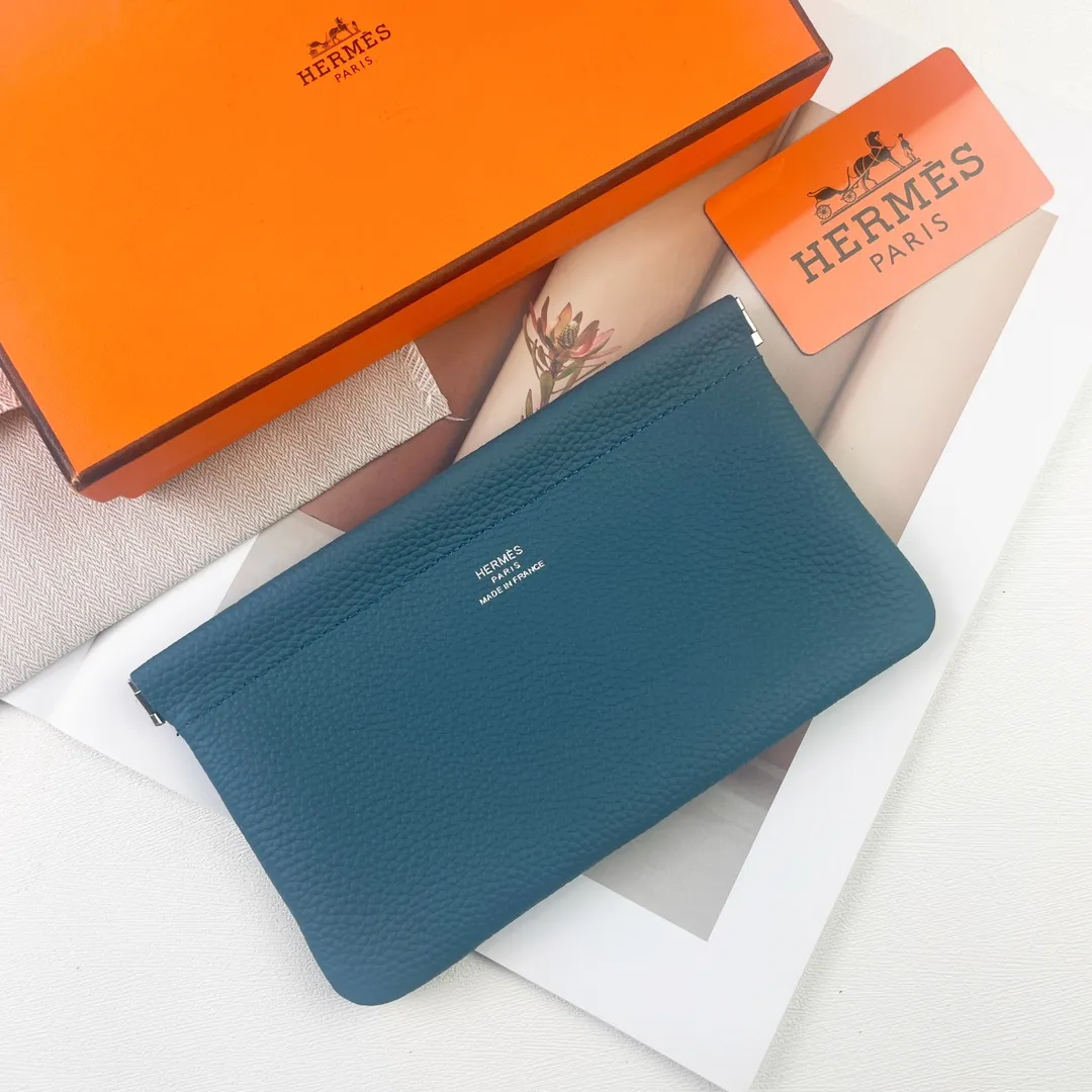 Hermès new model【Hermes】💰180 💋New first-layer cowhide wallet 💋Soft touch, magnetic buckle opening and closing 💋Material: imported togo cowhide 💋Size: 19*11 CM 💋Model: 6911