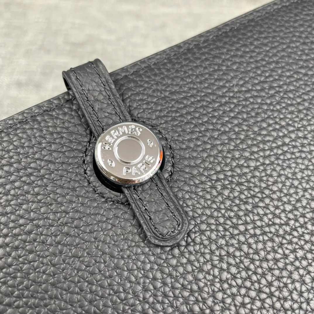 Original quality, p300💰 Hermès Dogon Duo detachable wallet Model: 533 silver buckle Made of togo calfskin, with original OEM code inside💄 Exquisite workmanship, 8 card slots, 1 banknote pocket, 2 additional pockets, a detachable coin purse and palladium-plated saddle nail lock Size: 20.1cm*12.5cm