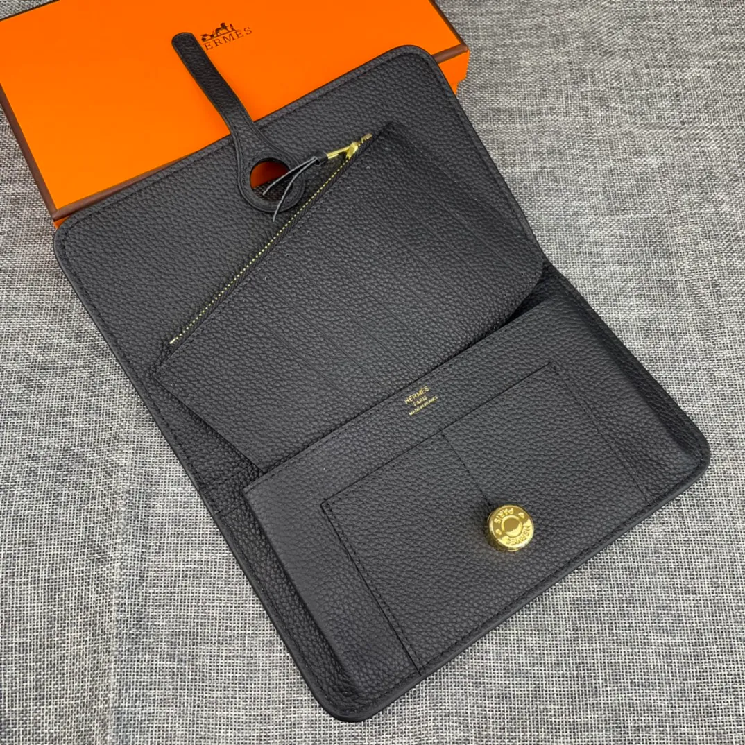 Original quality, p300💰 Hermès Dogon Duo detachable wallet Model: 533 gold buckle Made of Togo calfskin, with original OEM code inside💄 Exquisite workmanship, 8 card slots, 1 bill pocket, 2 extra pockets, a detachable coin purse and palladium-plated saddle nail lock Size: 20.1cm*12.5cm