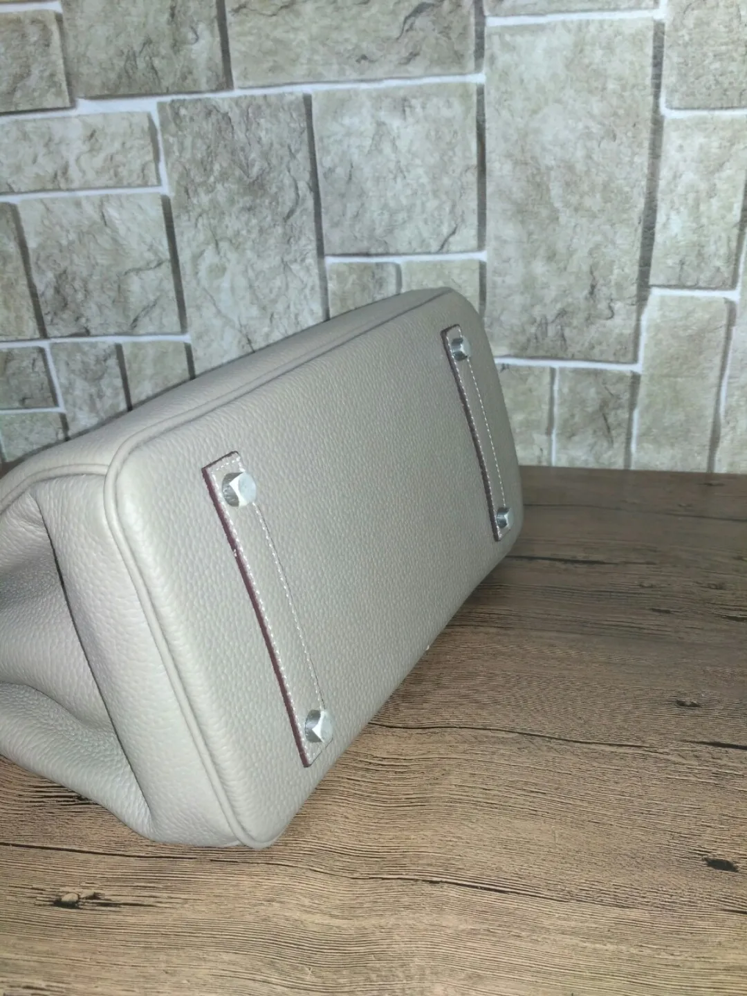 700💰, silver buckle, 💥Hermes/Hermes💥Official classic production💋Birkin bag💋Original quality coming👉Made of imported pebbled cowhide leather👑With pure 24k hardware💎Excellent workmanship👏👏Legendary slow work and meticulous work💓Real pictures💓There is no best, only better! Size 30-22-16cm