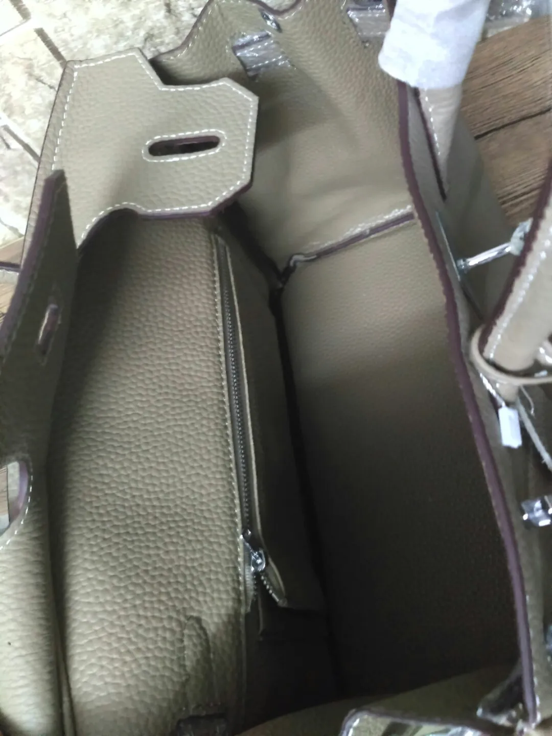 700💰, silver buckle, 💥Hermes/Hermes💥Official classic production💋Birkin bag💋Original quality coming👉Made of imported pebbled cowhide leather👑With pure 24k hardware💎Excellent workmanship👏👏Legendary slow work and meticulous work💓Real pictures💓There is no best, only better! Size 30-22-16cm