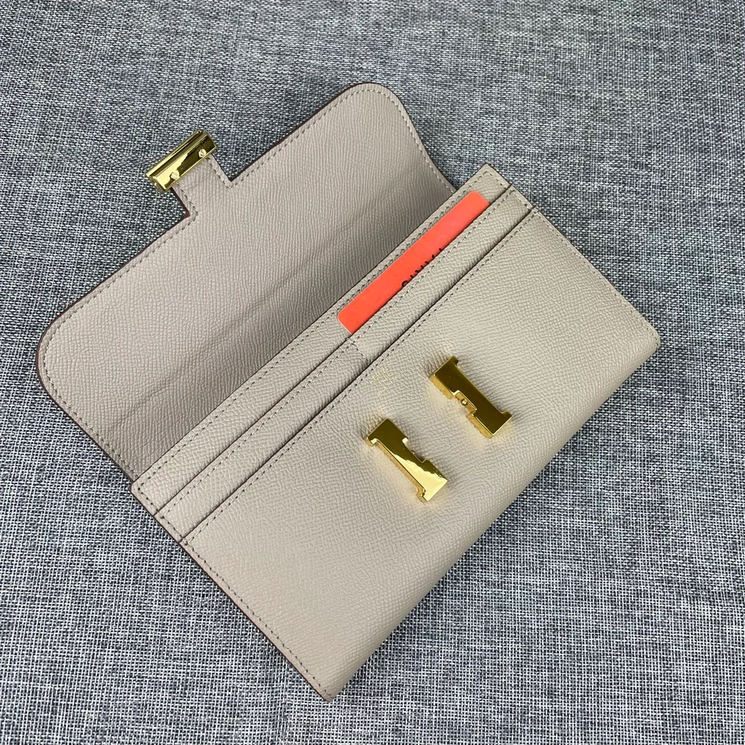 Hermes Constance Original Order p290💰 Model: 539 Palm Pattern Gold Buckle Size: 22*11cm Hermes🇫🇷Overseas🇫🇷Imported cowhide, soft and comfortable to the touch. Counter version, OEM code inside, original replica with gold hardware, exquisite and elegant, oil edge is straight and smooth🎈There are two large note slots, a zipper pocket, and 12 card slots🚚