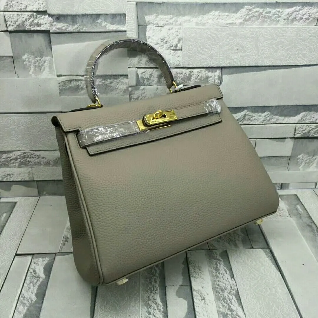High quality 🅿️P600/P640/P680😀Classic models are sold every day🉐Hermès Kelly pebbled soft cowhide🐂Upgraded quality❤️Soft feel, fine workmanship, good-looking style, versatile all year round! Quality Guaranteed Taste ❗️ 3 sizes small 25cm; medium 28cm; large 32cm