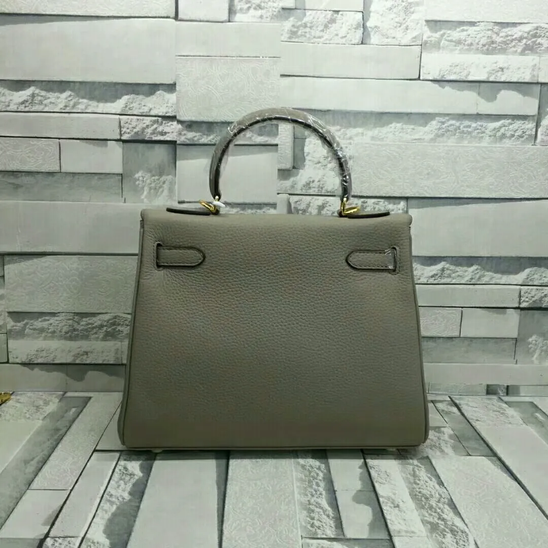 High quality 🅿️P600/P640/P680😀Classic models are sold every day🉐Hermès Kelly pebbled soft cowhide🐂Upgraded quality❤️Soft feel, fine workmanship, good-looking style, versatile all year round! Quality Guaranteed Taste ❗️ 3 sizes small 25cm; medium 28cm; large 32cm