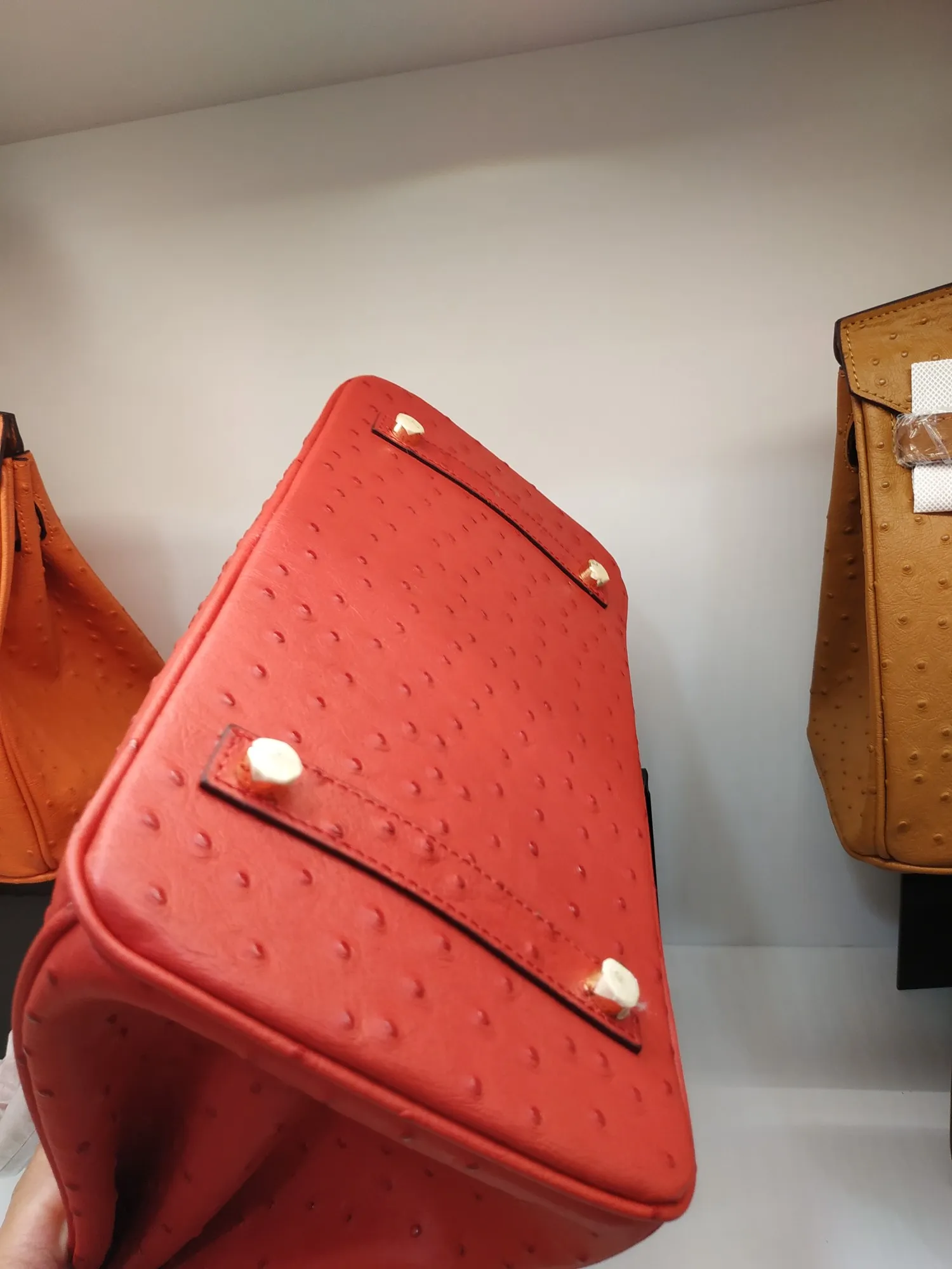 Factory release price: 720💰👏👏A hot product is here. 💃💃Hermes/Hermes👑Official classic production👑Platinum ostrich pattern👑Original quality imported ostrich pattern original first-layer cowhide, [] with pure 24k original hardware Size: 30*22*16cm [Sun] The workmanship is amazing; the legendary slow workmanship is meticulous and the real picture is taken 👉👉Note: Own factory, real picture