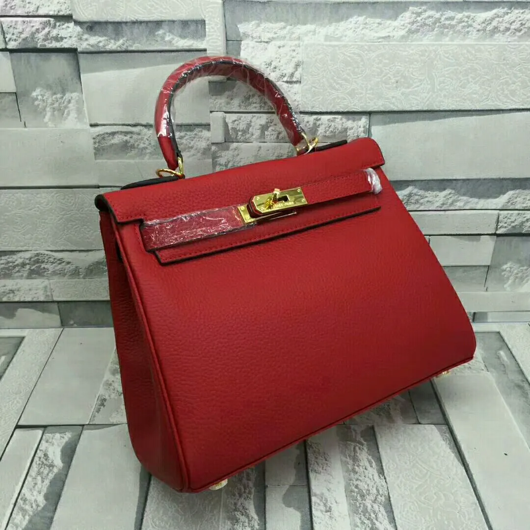 High quality 🅿️P600/P640/P680😀Classic models are sold every day🉐Hermès Kelly pebbled soft cowhide🐂Upgraded quality❤️Soft feel, fine workmanship, good-looking style, versatile all year round! Quality Guaranteed Taste ❗️ 3 sizes small 25cm; medium 28cm; large 32cm