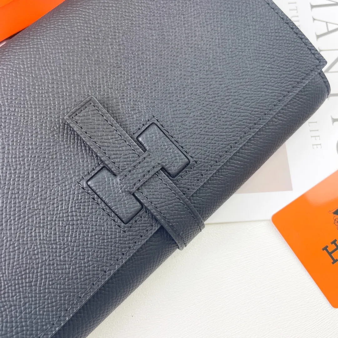 HERMES official website new model 💰300 New H Passant Toutenmainte Epsom calfskin long wallet Model: 951 palm print - Sheath "H passant" opening and closing - Zipper coin purse - Pocket with original OEM code inside - Can store passport or large-size mobile phone Metal texture: palladium plated Dimensions: length 20.8 × width 12.4 × thickness 2.7 cm