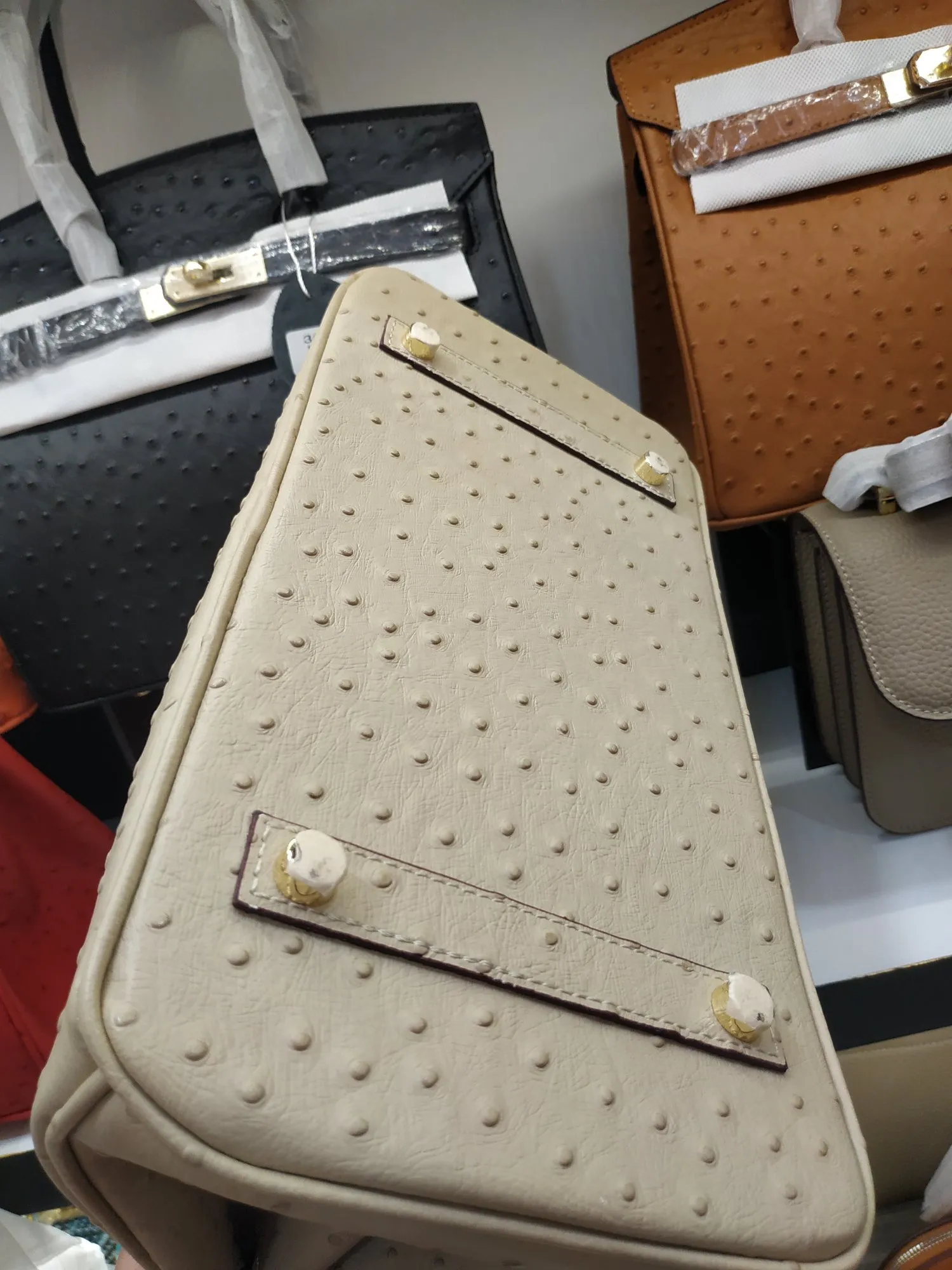 Factory release price: 720💰👏👏A hot product is here. 💃💃Hermes/Hermes👑Official classic production👑Platinum ostrich pattern👑Original quality imported ostrich pattern original first-layer cowhide, [] with pure 24k original hardware Size: 30*22*16cm [Sun] The workmanship is amazing; the legendary slow workmanship is meticulous and the real picture is taken 👉👉Note: Own factory, real picture