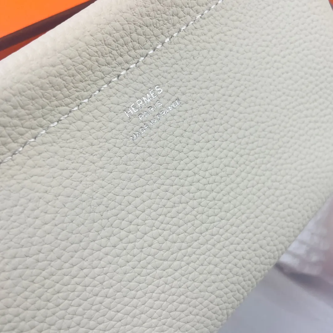Hermès new model【Hermes】💰180 💋New first-layer cowhide wallet 💋Soft touch, magnetic buckle opening and closing 💋Material: imported togo cowhide 💋Size: 19*11 CM 💋Model: 6911